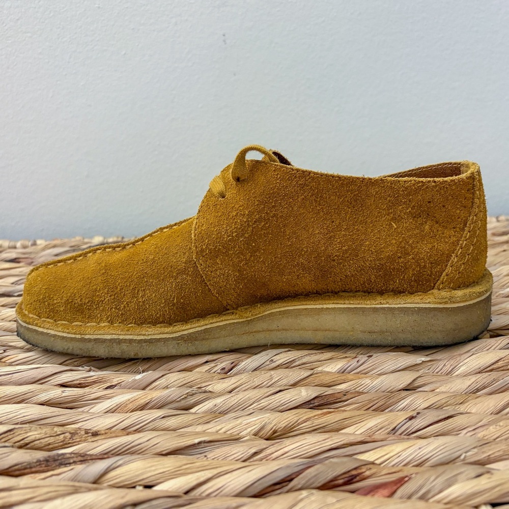 Clarks Originals Suede Chukka Mustard boot - Picture 9 of 10